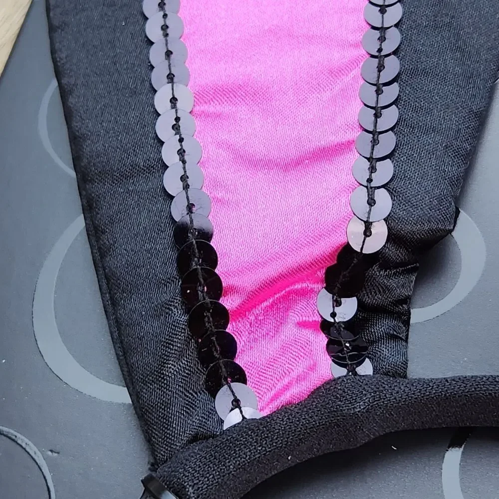 🔸️NIB Spirit Hot Pink & Black Sequined Playboy Bunny Costume Kit - Picture 6 of 12